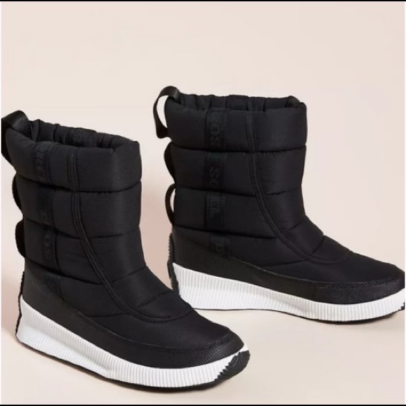 NWT Sorel Out N About Black Puffy Mid Weather Boots - Picture 2 of 7
